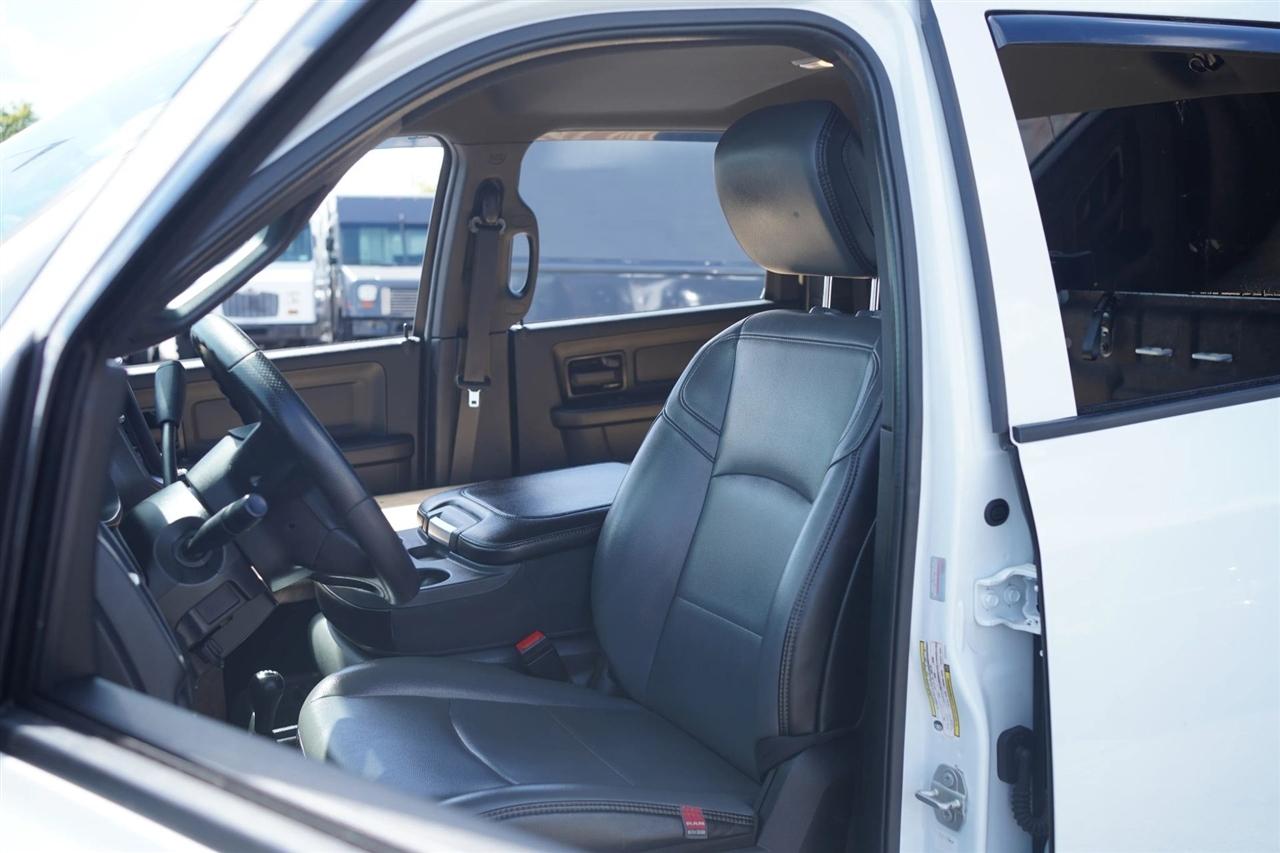 RAM 3500 Tradesman Crew Cab 4WD DRW 2024