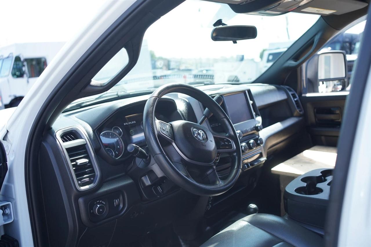 RAM 3500 Tradesman Crew Cab 4WD DRW 2024