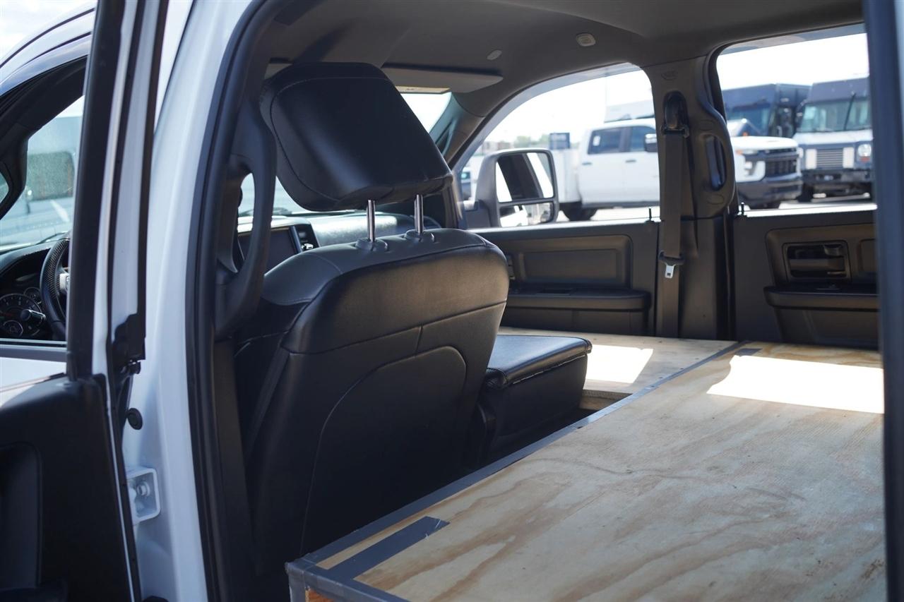 RAM 3500 Tradesman Crew Cab 4WD DRW 2024