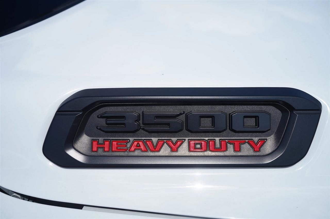 RAM 3500 Tradesman Crew Cab 4WD DRW 2024