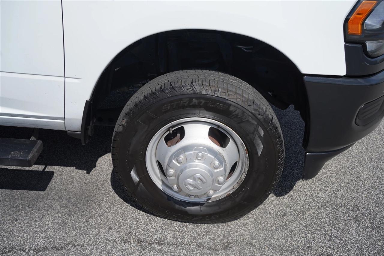 RAM 3500 Tradesman Crew Cab 4WD DRW 2024
