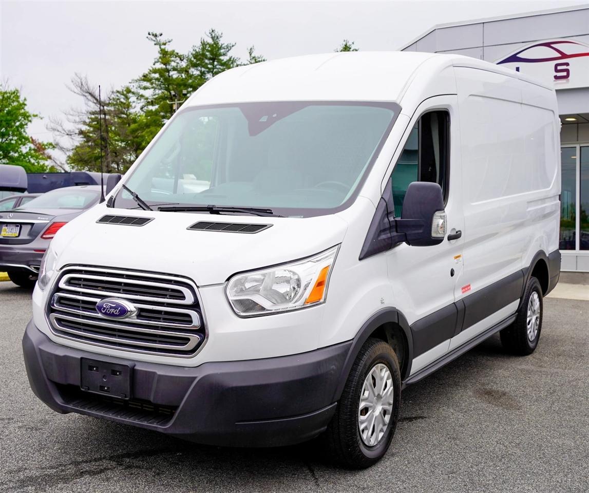 Ford Transit 250 Van Med. Roof w/Sliding Pass. 130-in. WB 2018
