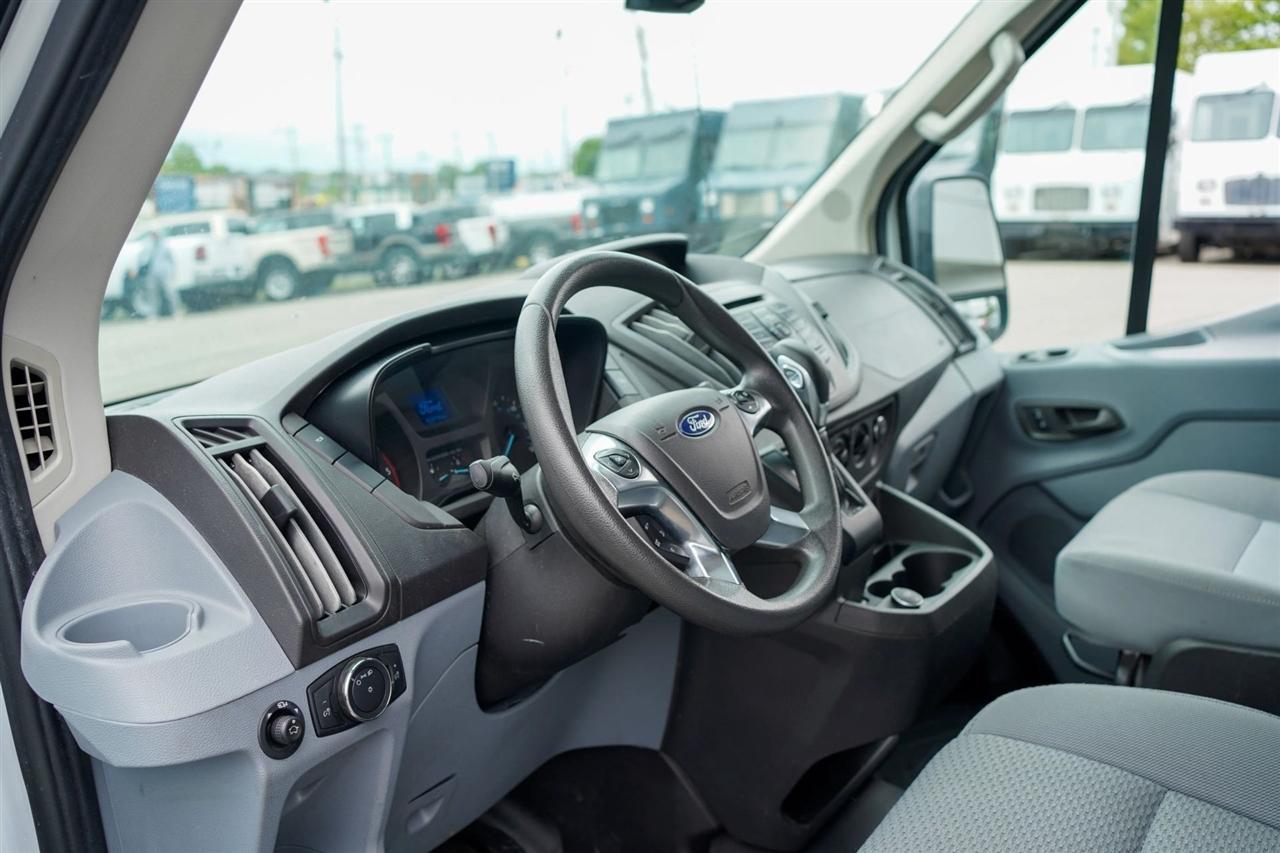 Ford Transit 250 Van Med. Roof w/Sliding Pass. 130-in. WB 2018