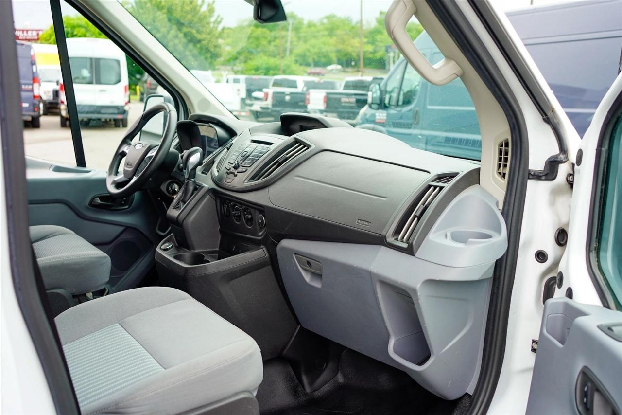 Ford Transit 250 Van Med. Roof w/Sliding Pass. 130-in. WB 2018