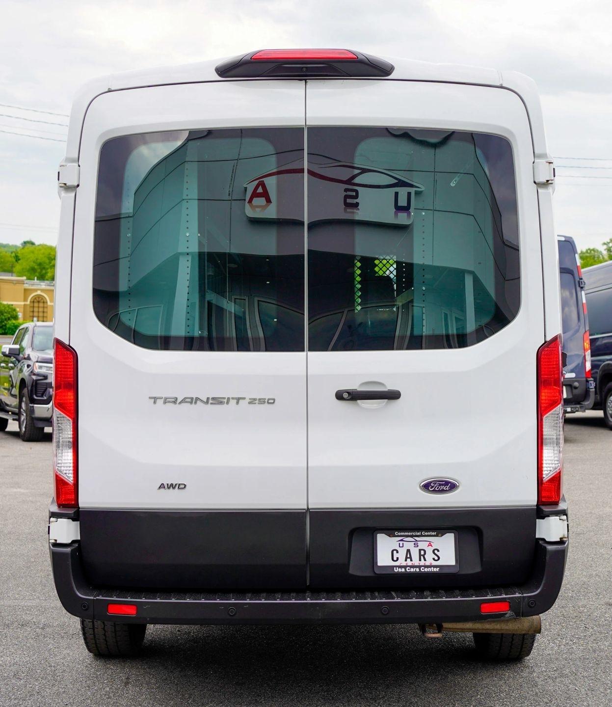 Ford Transit 250 Van Med. Roof w/Sliding Pass. 148-in. WB 2020