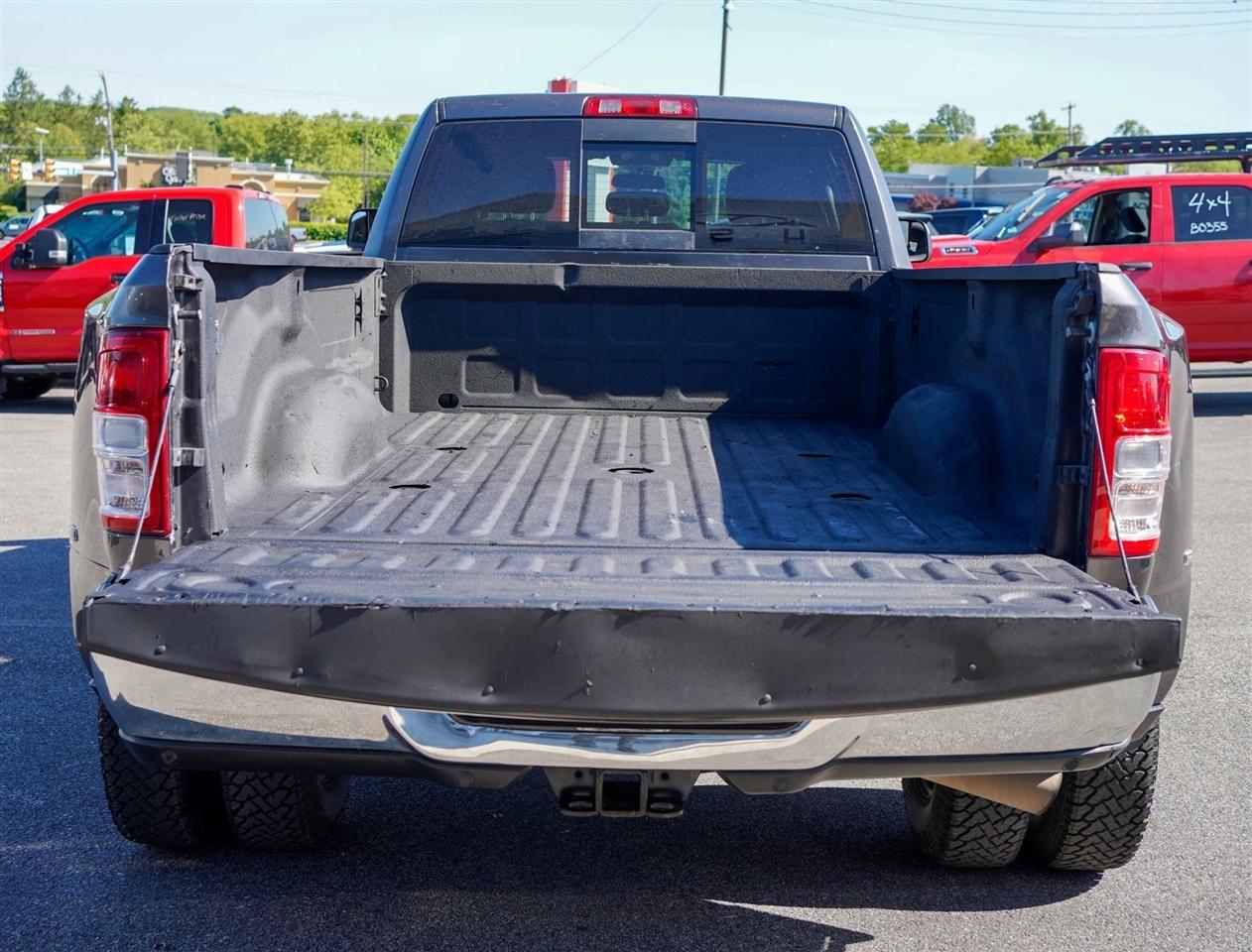 RAM 3500 Tradesman Crew Cab 4WD DRW 2021