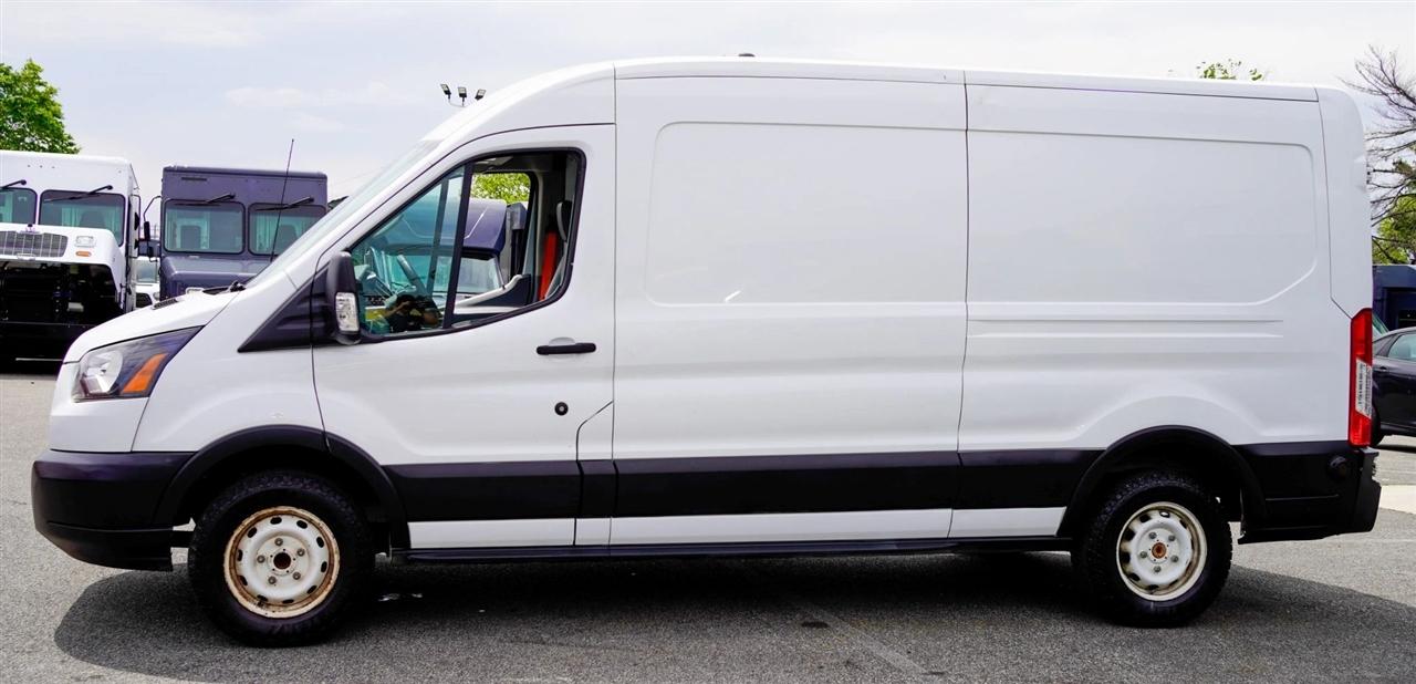 Ford Transit 150 Van Med. Roof w/Sliding Pass. 148-in. WB 2019