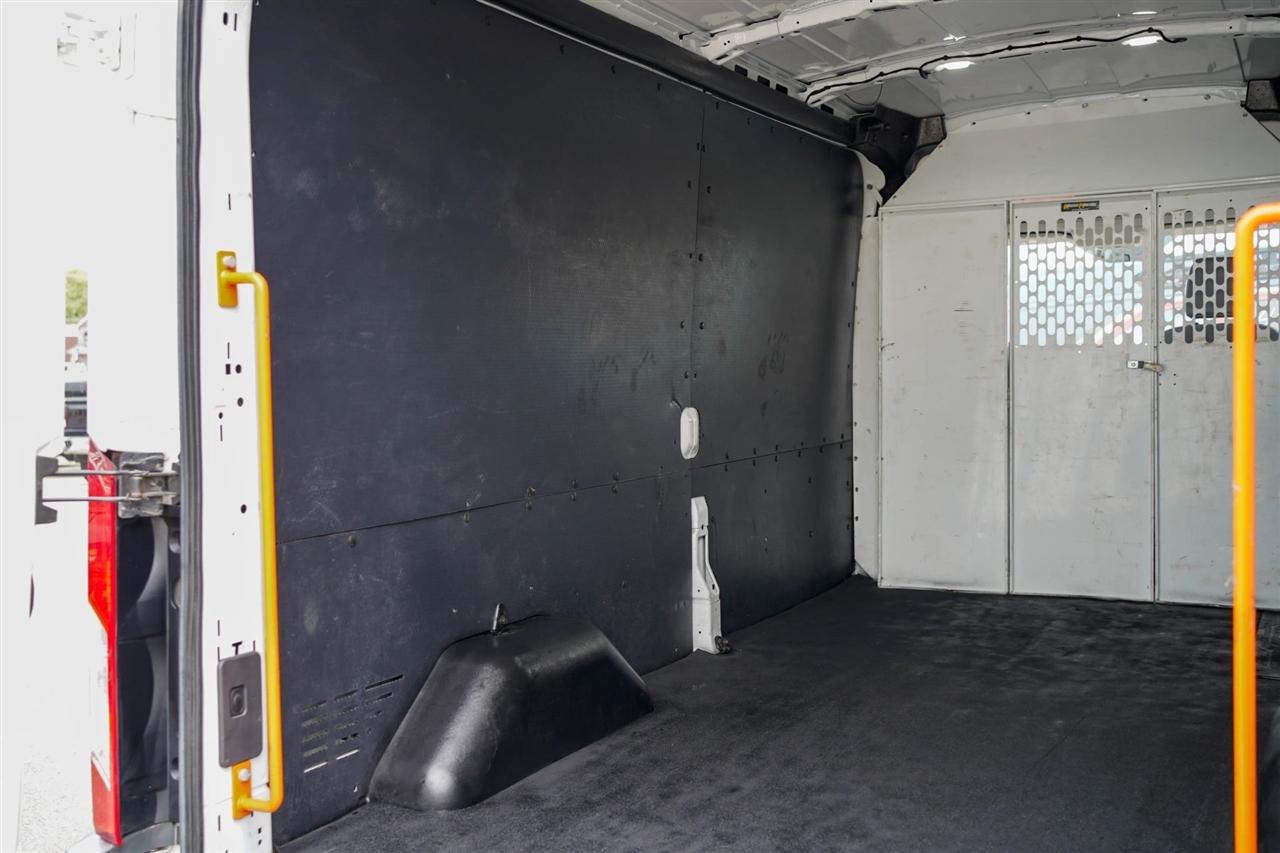 Ford Transit 150 Van Med. Roof w/Sliding Pass. 148-in. WB 2019