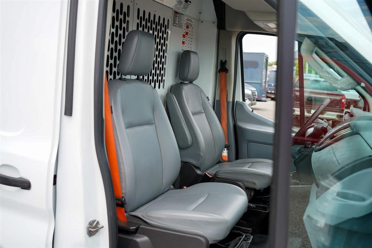 Ford Transit 150 Van Med. Roof w/Sliding Pass. 148-in. WB 2019