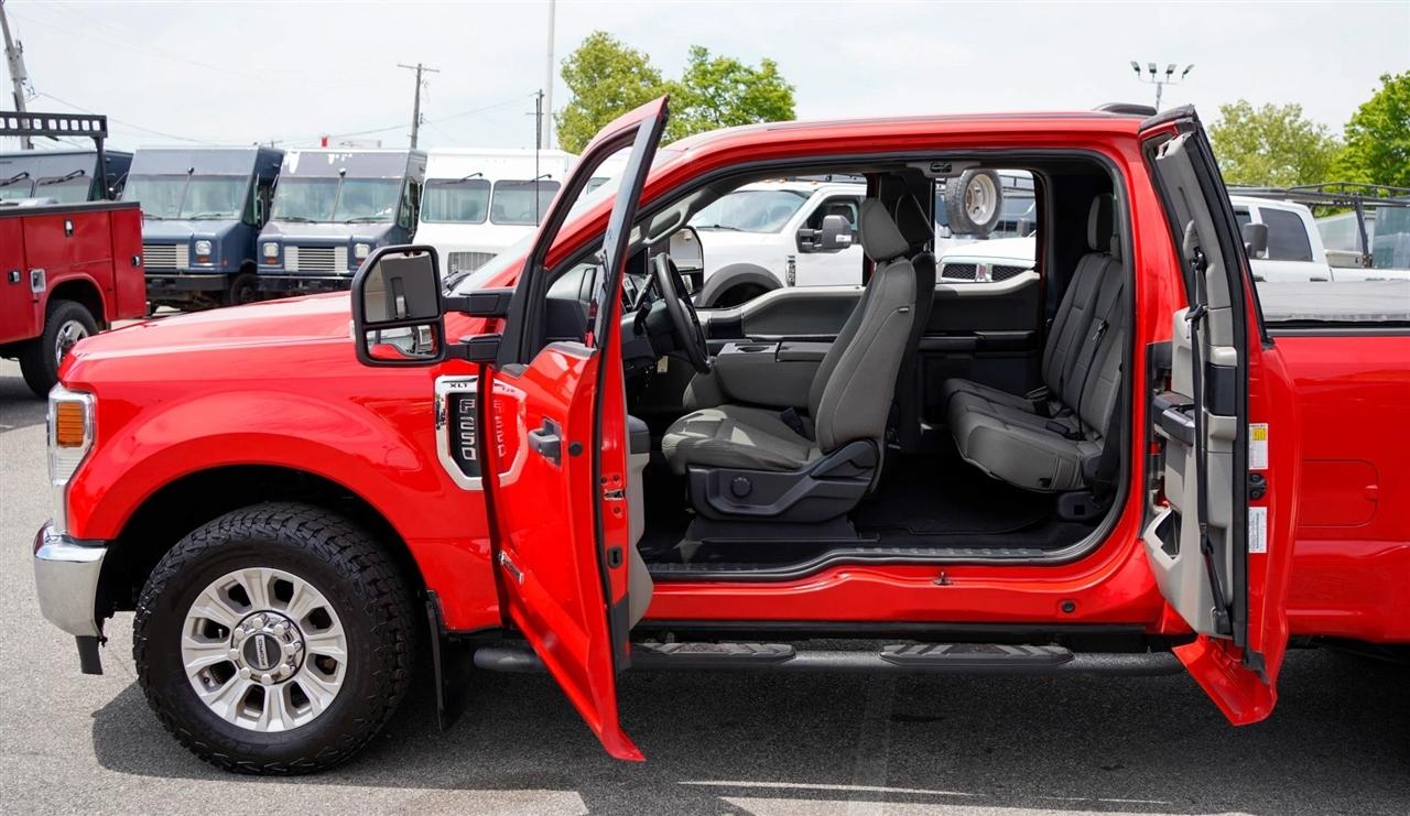Ford F-250 SD XLT SuperCab 2WD 2022