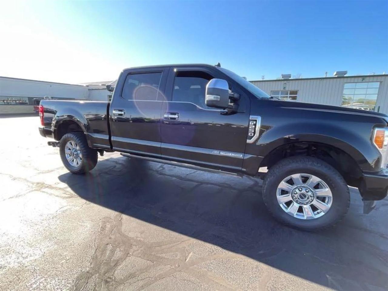 Ford F-250 SD Lariat Crew Cab 4WD 2019