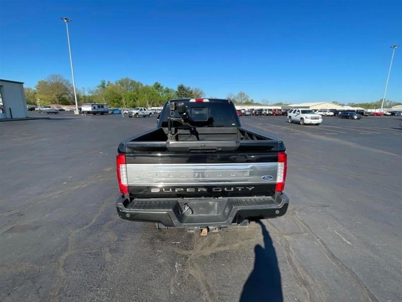 Ford F-250 SD Lariat Crew Cab 4WD 2019