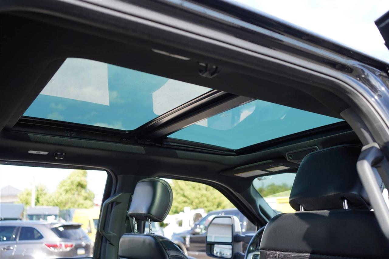 Ford F-250 SD Lariat Crew Cab 4WD 2019