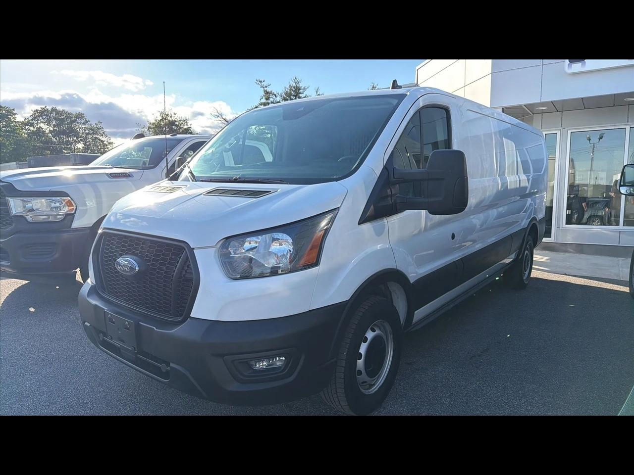 Ford Transit 250 Van Low Roof w/Sliding Pass. 130-in. WB 2021