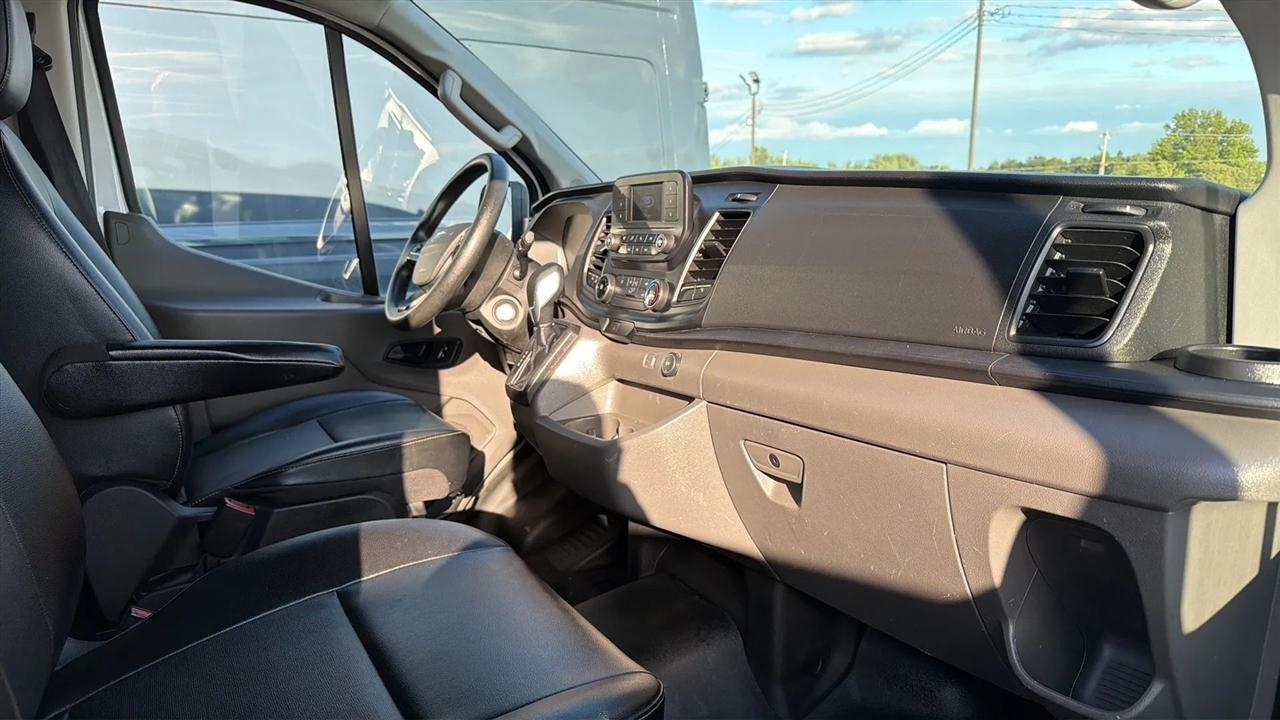 Ford Transit 250 Van Low Roof w/Sliding Pass. 130-in. WB 2021