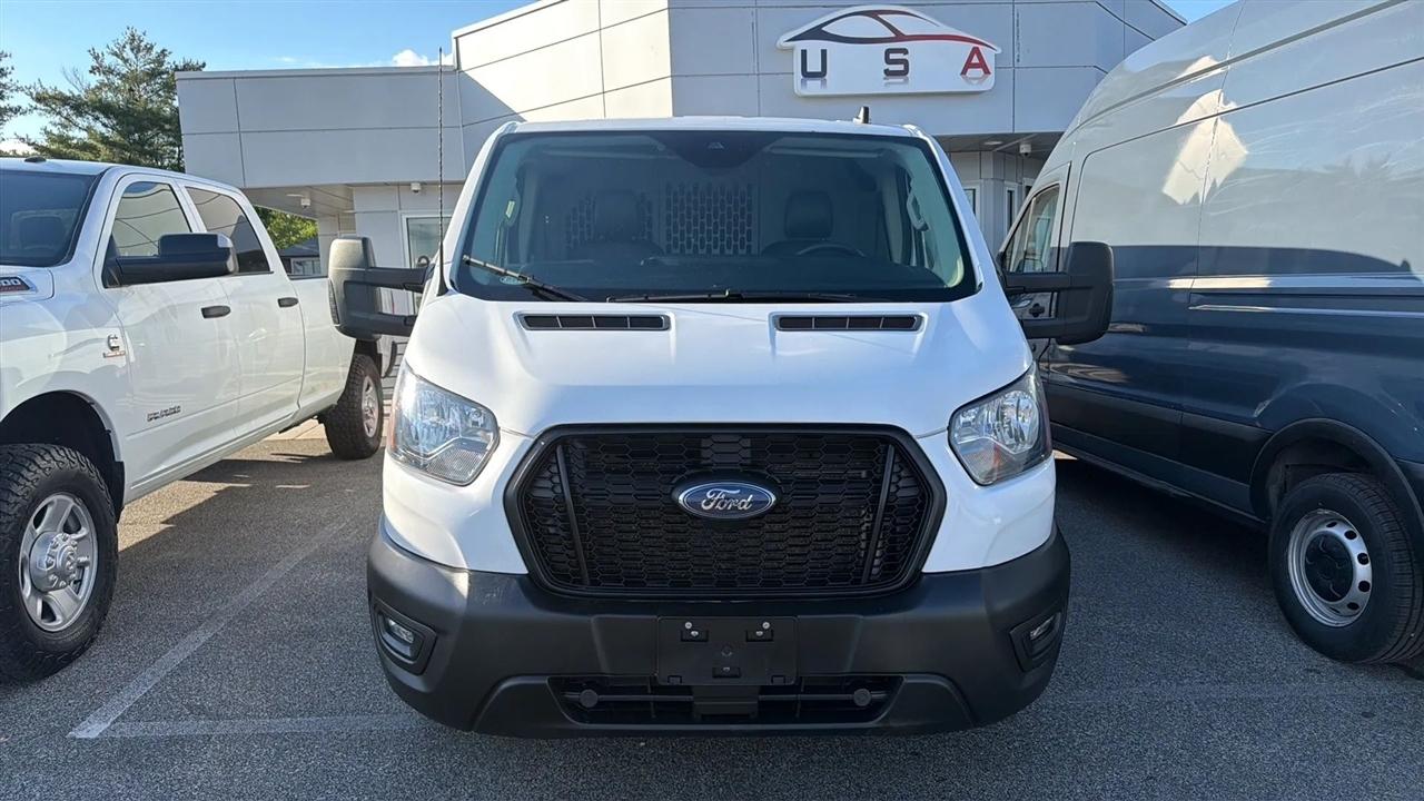 Ford Transit 250 Van Low Roof w/Sliding Pass. 130-in. WB 2021