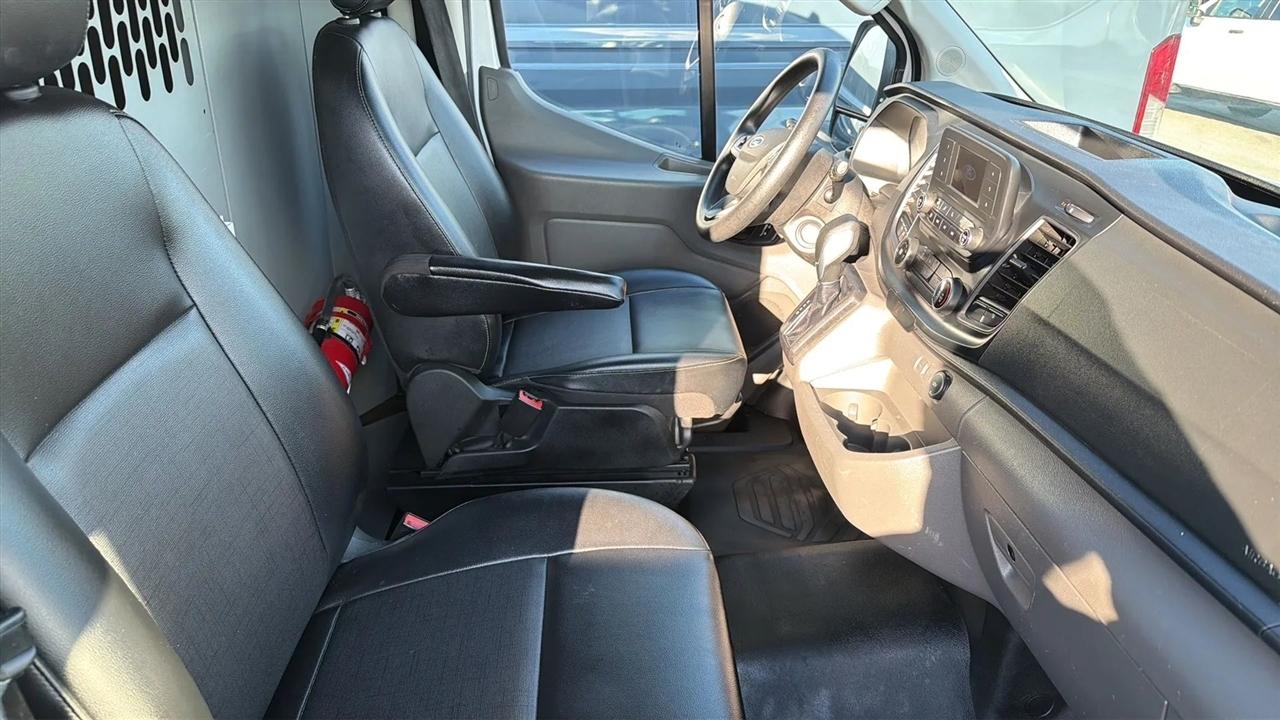 Ford Transit 250 Van Low Roof w/Sliding Pass. 130-in. WB 2021