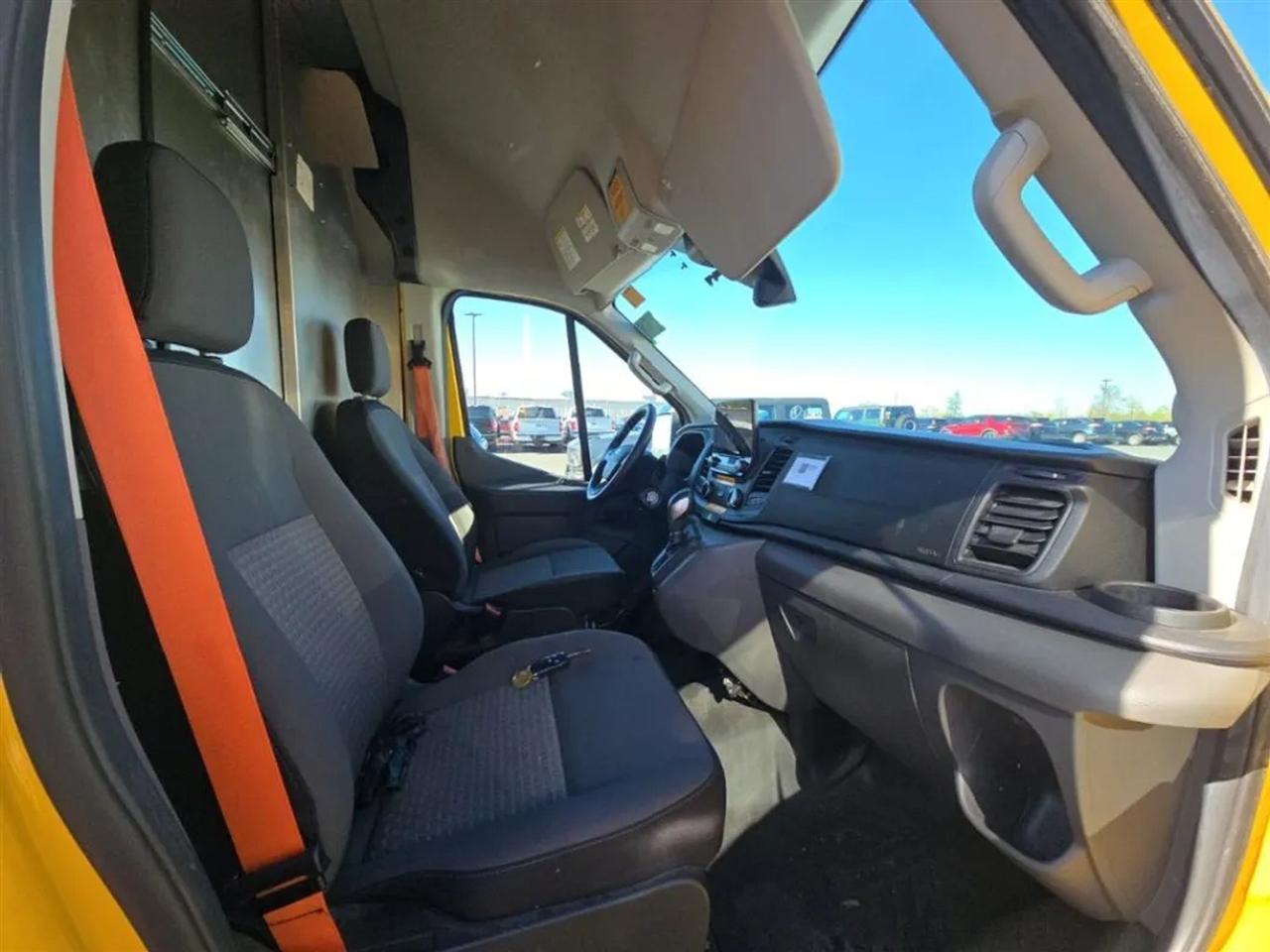 Ford Transit 250 Van High Roof w/Sliding Pass. 148-in. WB EL 2021
