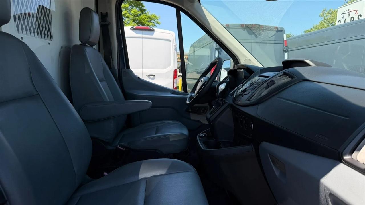 Ford Transit 250 Van Med. Roof w/Sliding Pass. 148-in. WB 2019