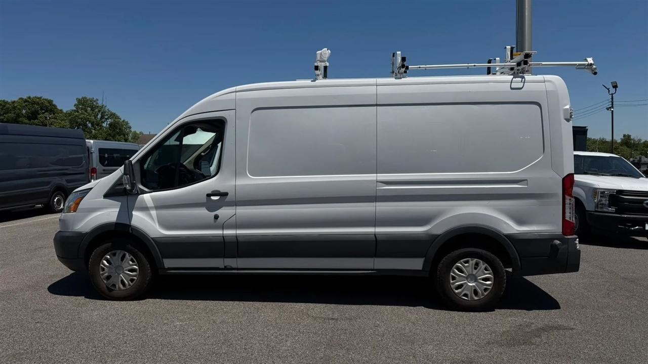 Ford Transit 250 Van Med. Roof w/Sliding Pass. 148-in. WB 2017