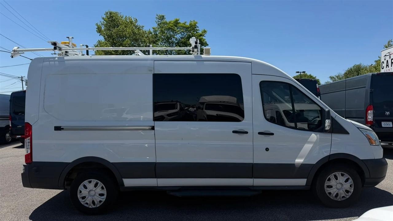 Ford Transit 250 Van Med. Roof w/Sliding Pass. 148-in. WB 2017