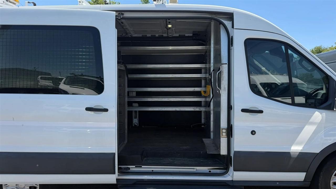 Ford Transit 250 Van Med. Roof w/Sliding Pass. 148-in. WB 2017