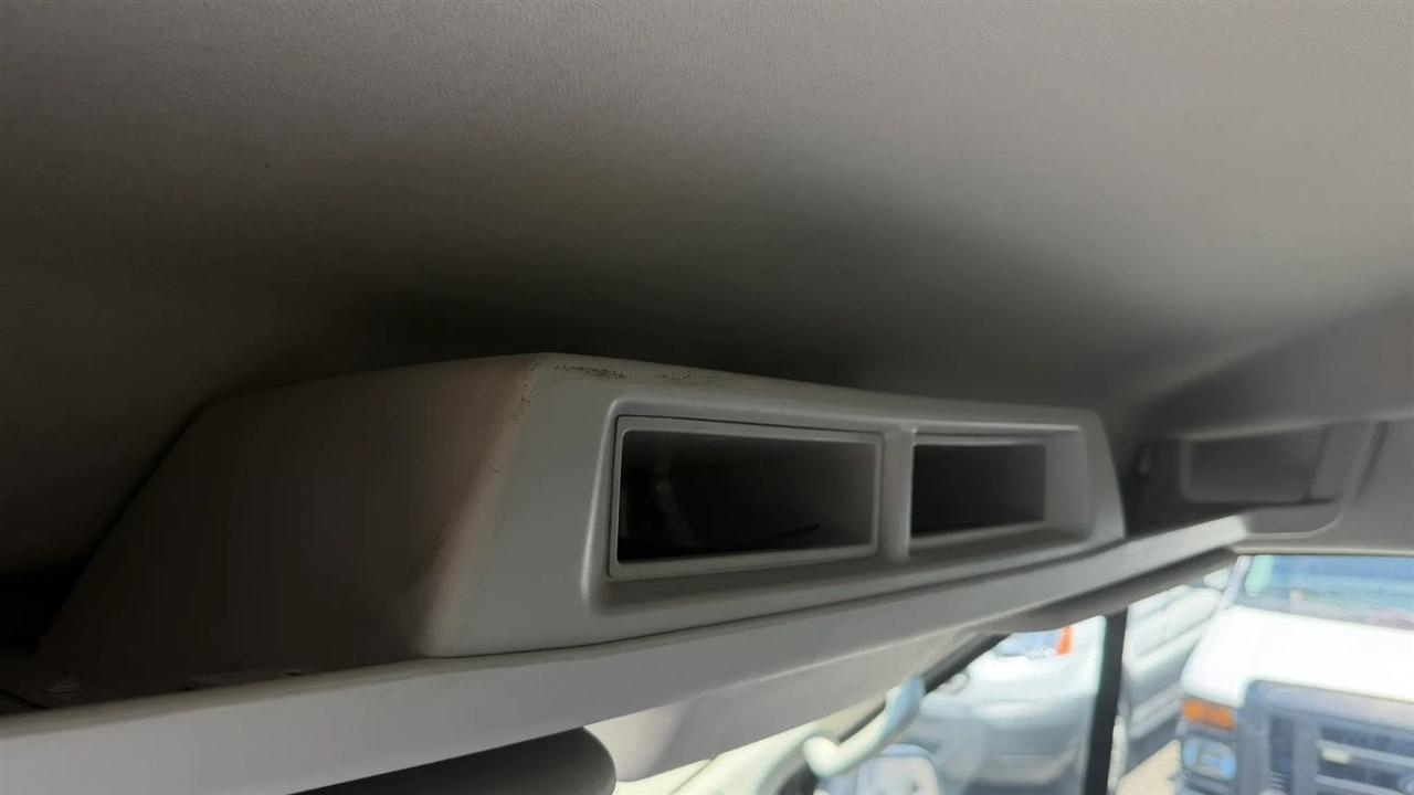 Ford Transit 250 Van Med. Roof w/Sliding Pass. 148-in. WB 2017