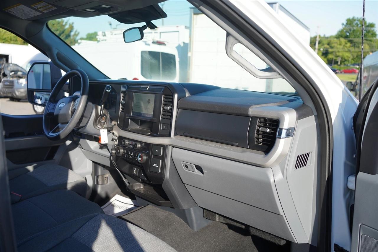 Ford F-250 SD XLT Crew Cab 4WD 2025