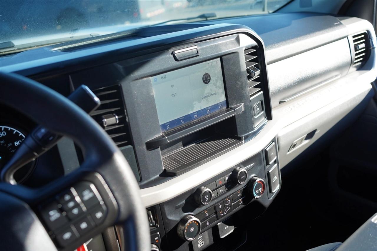 Ford F-250 SD XLT Crew Cab 4WD 2025
