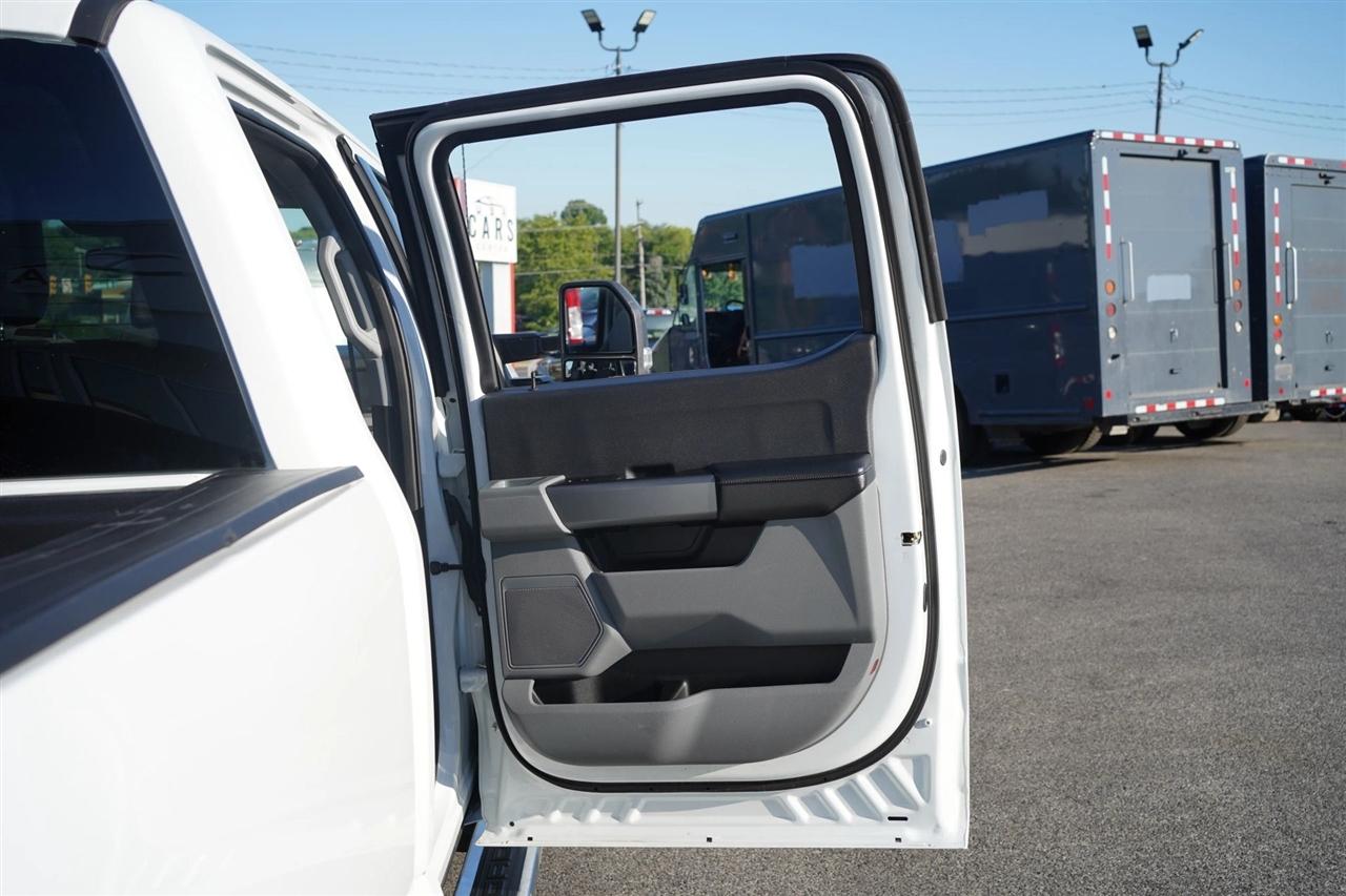 Ford F-250 SD XLT Crew Cab 4WD 2025