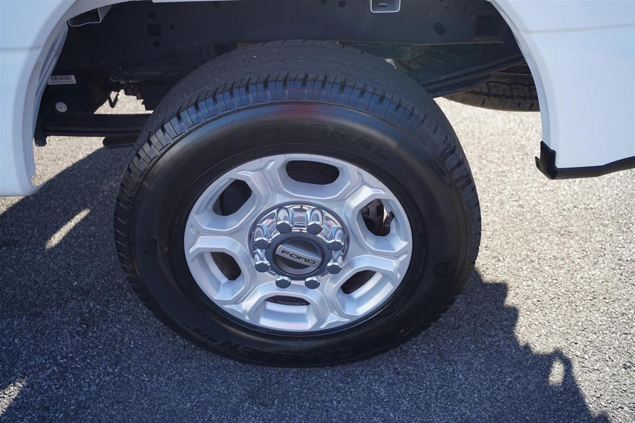 Ford F-250 SD XLT Crew Cab 4WD 2025