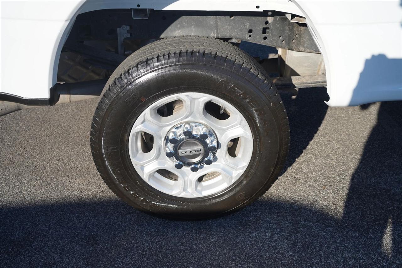 Ford F-250 SD XLT Crew Cab 4WD 2025