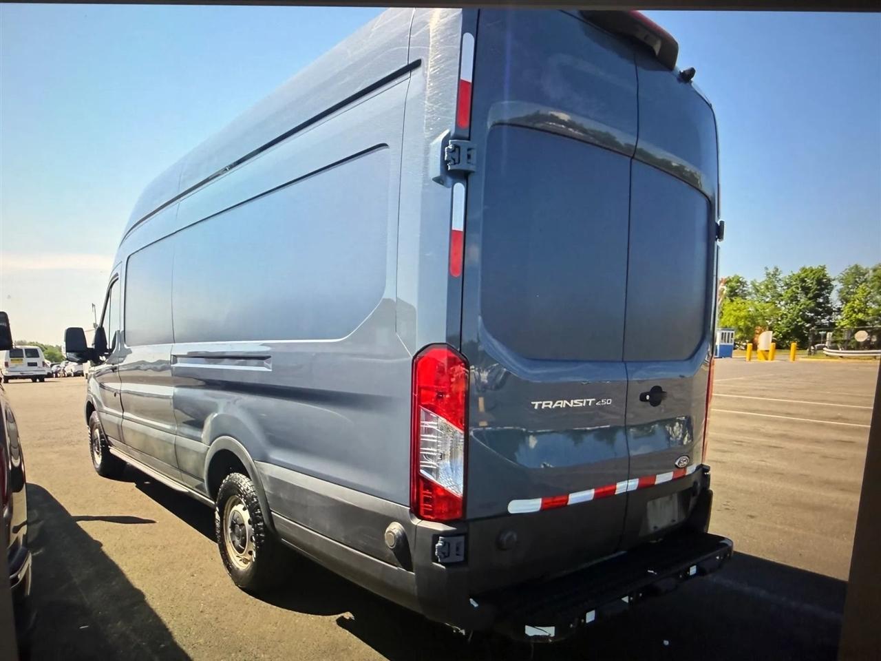 Ford Transit 250 Van High Roof w/Sliding Pass. 148-in. WB EL 2020