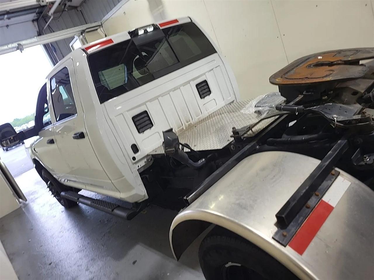 RAM 3500 Tradesman Crew Cab 4WD DRW 2025