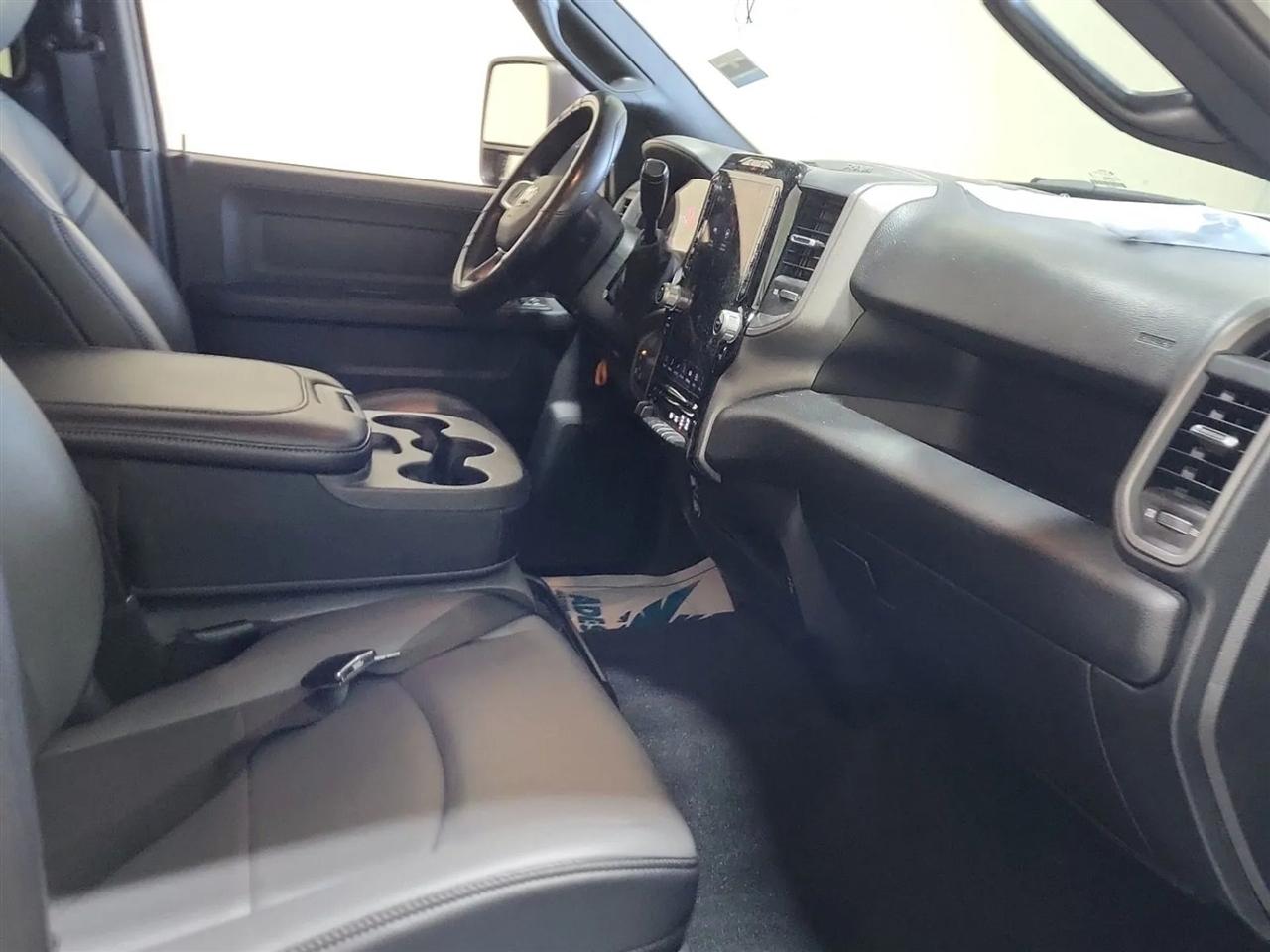 RAM 3500 Tradesman Crew Cab 4WD DRW 2025