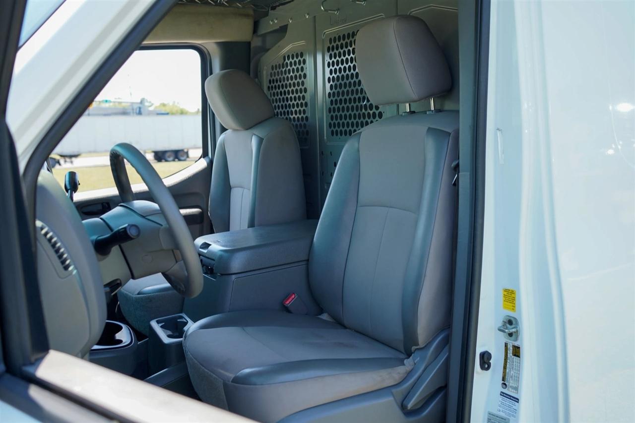 Nissan NV Cargo 2500 HD SV V6 High Roof 2019