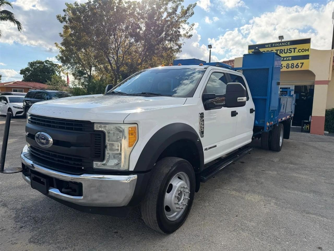 Ford F-550 Crew Cab DRW 2WD 2017