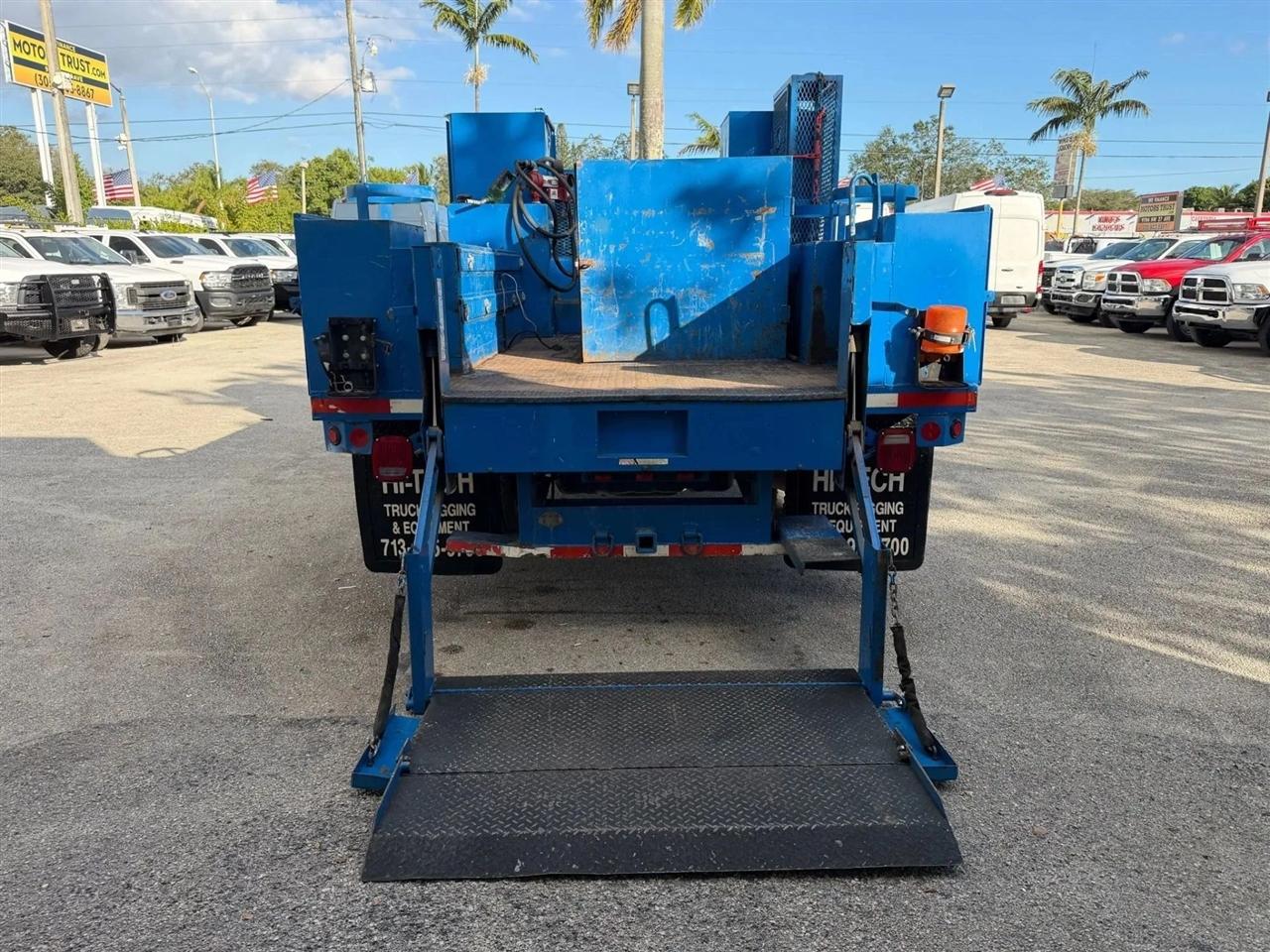 Ford F-550 Crew Cab DRW 2WD 2017