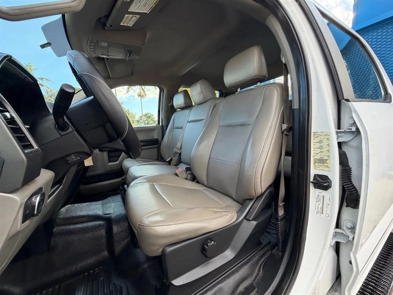 Ford F-550 Crew Cab DRW 2WD 2017