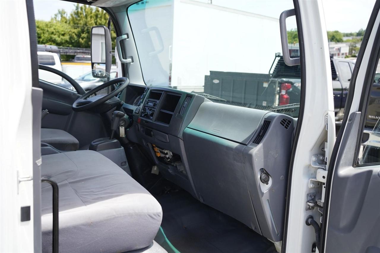 Isuzu NPR  2019