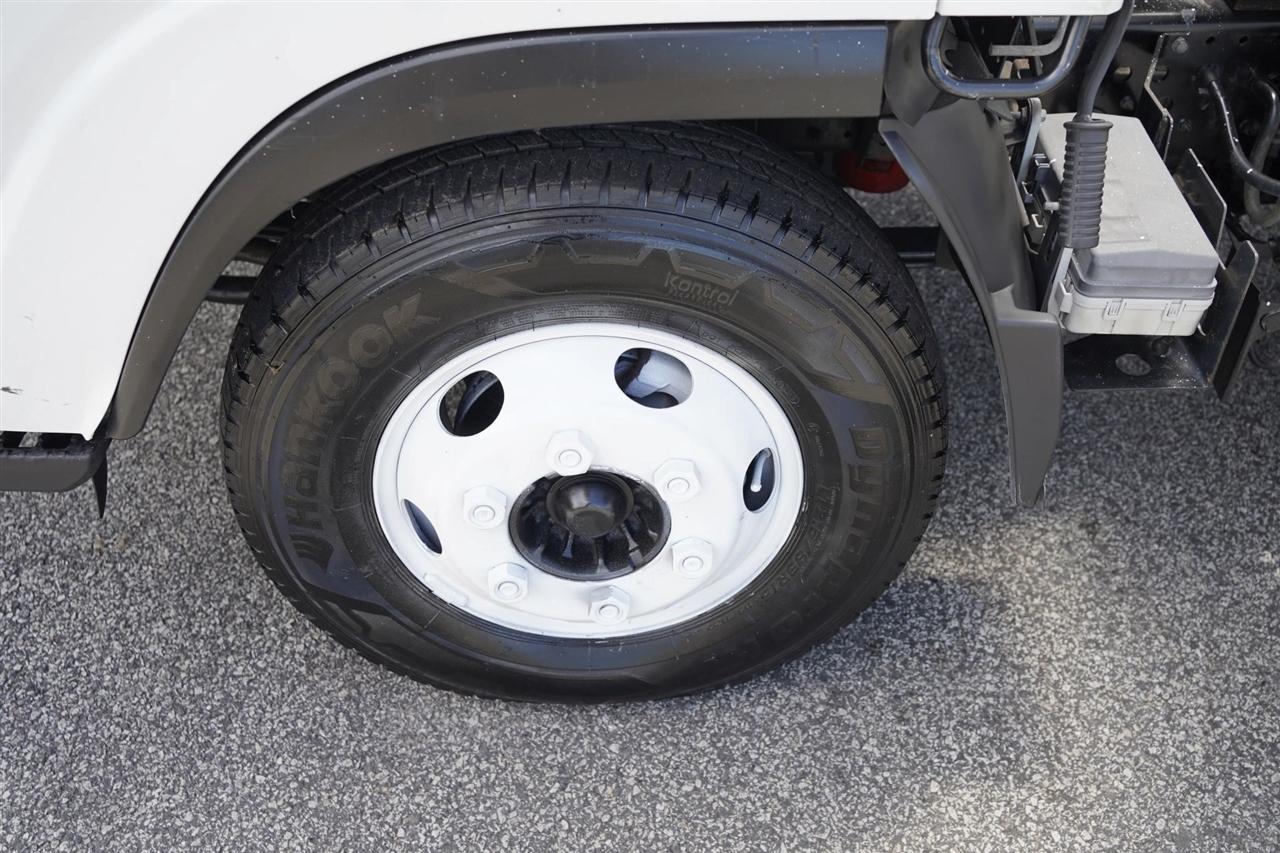 Isuzu NPR  2019