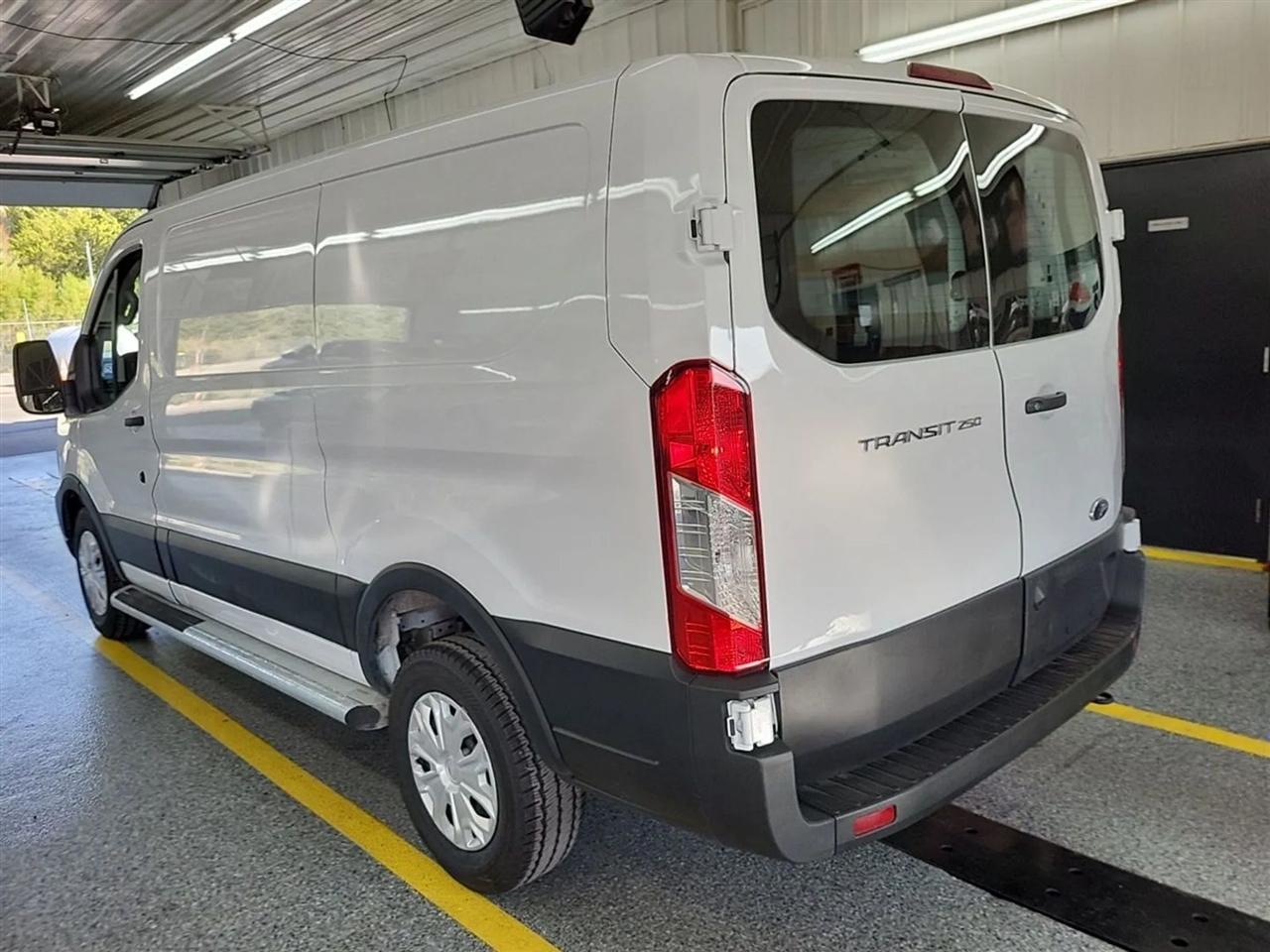 Ford Transit 250 Van 2024