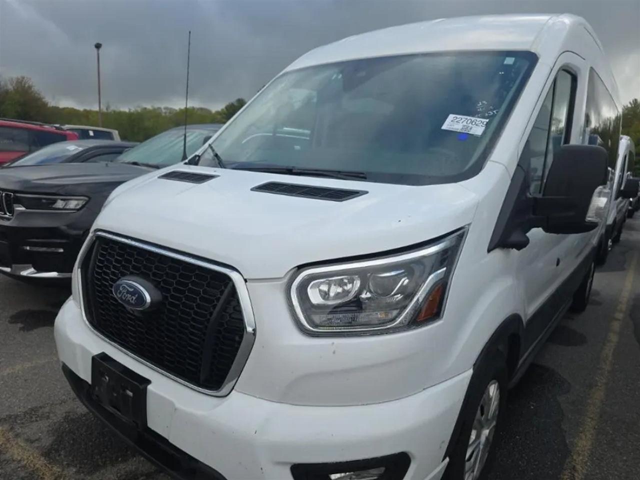 2023 Ford Transit 350 Wagon Med. Roof XL w/Sliding Pass. 148-in. WB