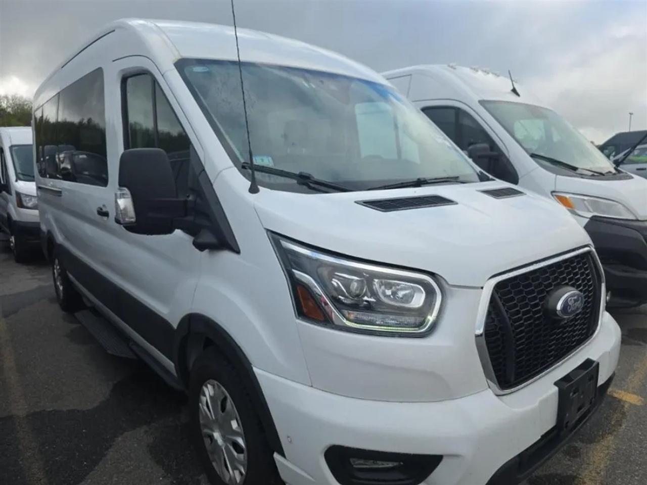 Ford Transit 350 Wagon Med. Roof XL w/Sliding Pass. 148-in. WB 2023