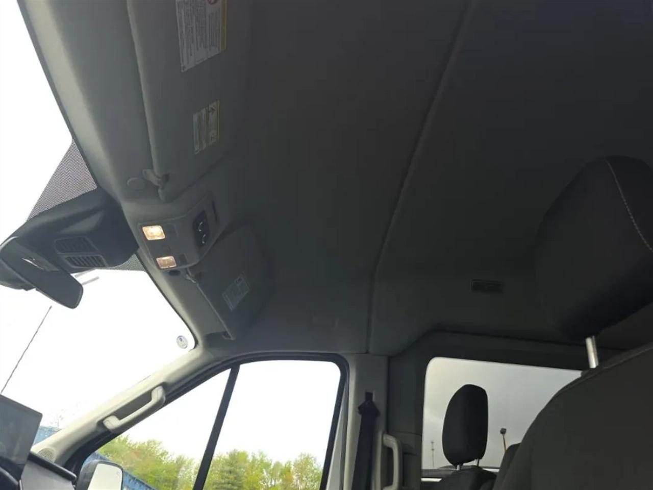 Ford Transit 350 Wagon Med. Roof XL w/Sliding Pass. 148-in. WB 2023