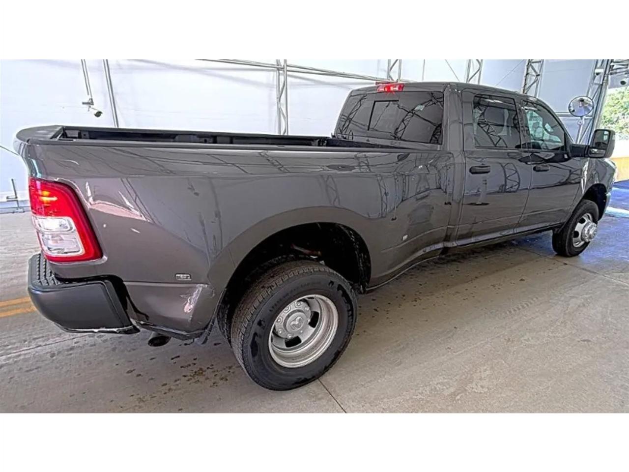 RAM 3500 Tradesman Crew Cab 4WD DRW 2024