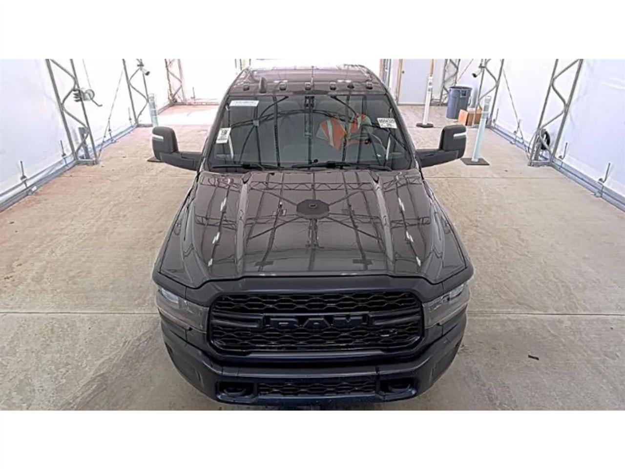 RAM 3500 Tradesman Crew Cab 4WD DRW 2024
