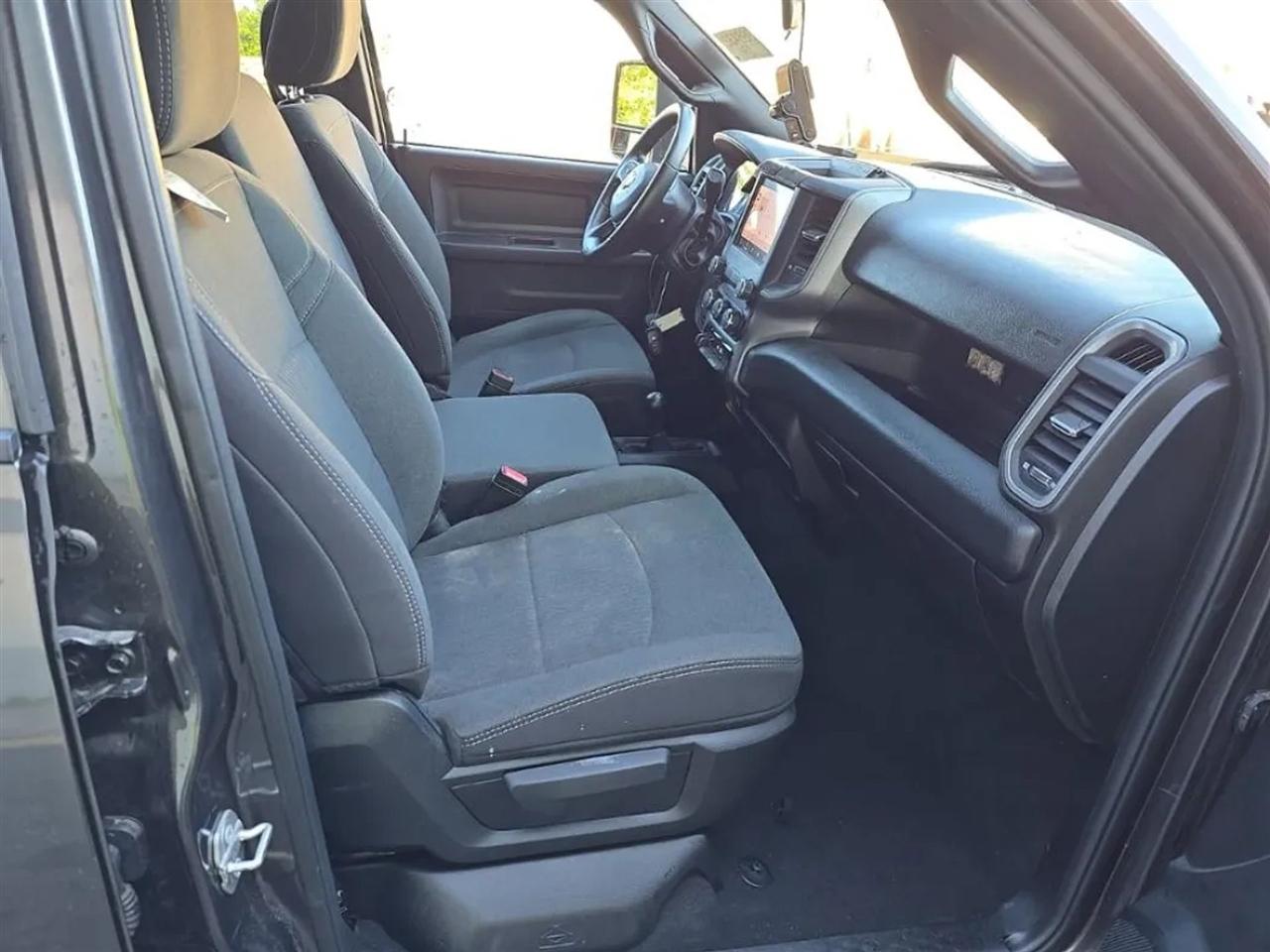 RAM 3500 Tradesman Crew Cab 4WD DRW 2024