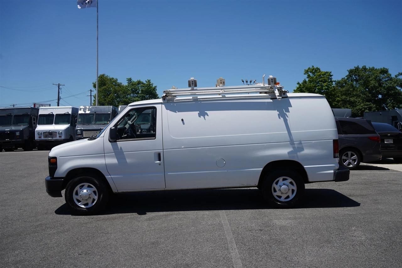 Ford Econoline E-250 2011