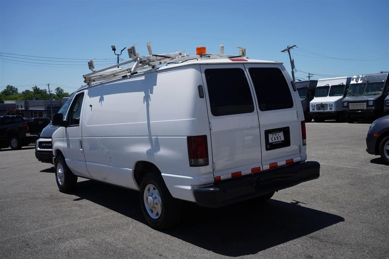 Ford Econoline E-250 2011